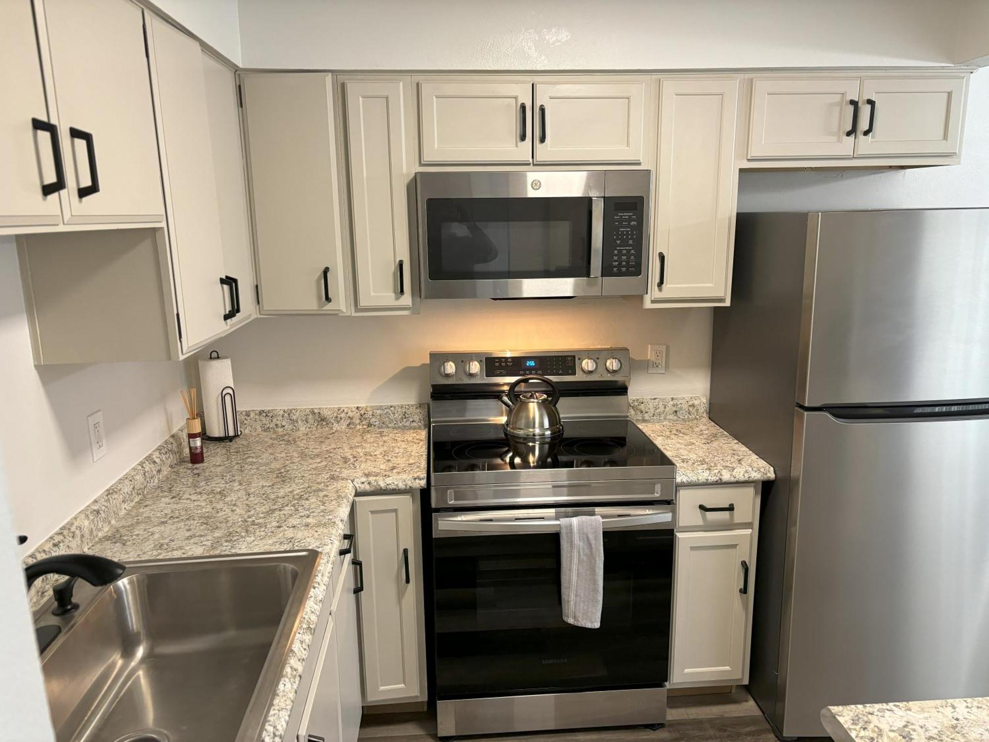 Peaceful Park 2 Bedroom Remodeled Family Suite Granite City Buitenkant foto